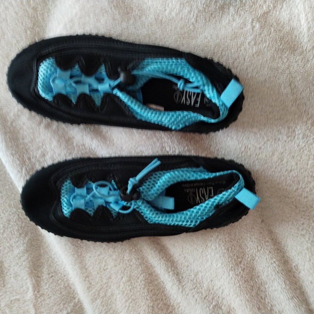 Water shoes/ Aqua socks brand new